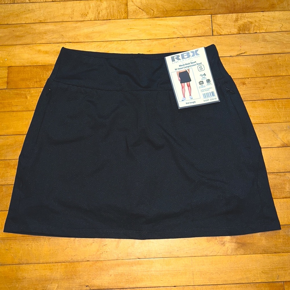 RBX Mesh Knit black Skort with inner compression shorts Size Small .